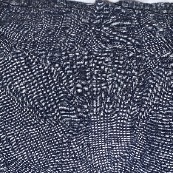 Black and white shorts - Picture 3 of 6